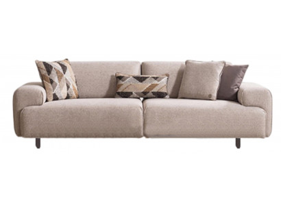 Modernes Sofa mit eleganten Kissen im minimalistischen Design