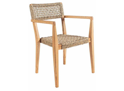Komfortabler Gartenstuhl aus Holz mit klassischem Rattandesign