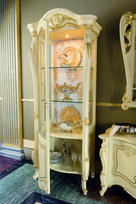 Commode Armoires Vitrines en verre Garde-robe Baroque Rococo Vitrine Commode Vitrines