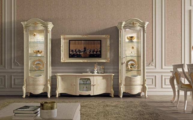 Garde-robe et cadre de télévision classiques en bois naturel de style classique n