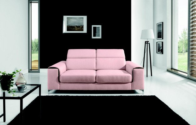 Un canapé 2 places moderne et confortable de couleur rose élégante