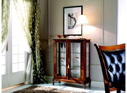 Designer Non Display Case Wood Brown Sideboard Glass Doors Luxury Italian Furniture  Conception d'un buffet latéral en bois marron avec des portes en verre, sans vitrine, mobilier italien de luxe.