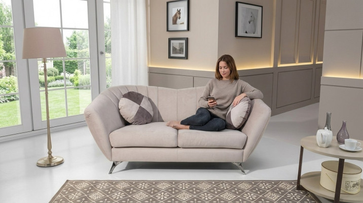 Le canapé 2 places au style élégant et moderne s'intègre parfaitement dans n'importe quel intérieur.