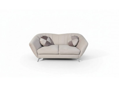 Le canapé 2 places au style élégant et moderne s'intègre parfaitement dans n'importe quel intérieur.