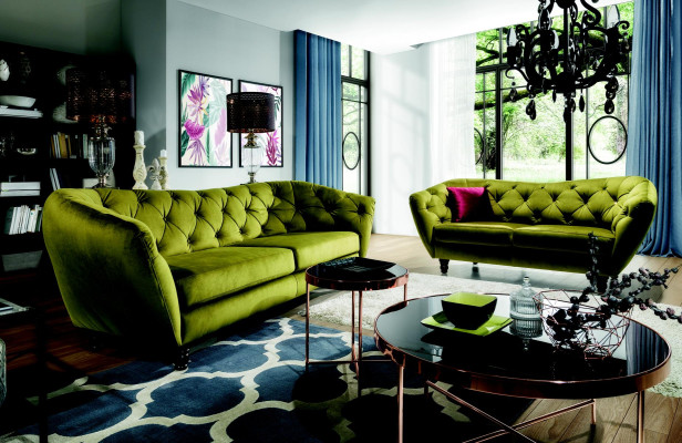 Canapé trois places avec dossier de style Chesterfield luxueux dans une élégante teinte de vert