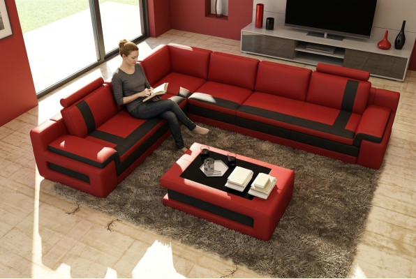 Table basse design rembourrée pour salon. Tables d'appoint. Canapé moderne.