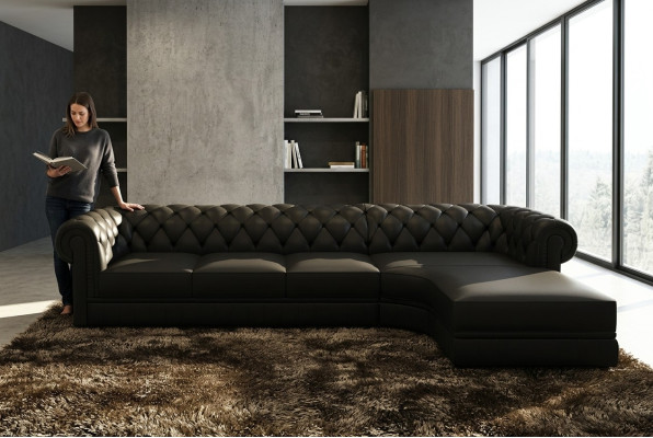 Siège d'angle classique en cuir pour un salon de suite Chesterfield en cuir.