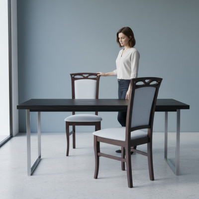Ensemble de 8 chaises de designer pour salle à manger, avec dossier incliné, siège rembourré. Suite complète.