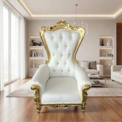 Élégant fauteuil blanc avec une silhouette dynamique et de magnifiques éléments décoratifs sous forme de motifs floraux