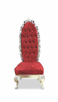 Fauteuil de trône rouge avec siège tapissé royal, style ancien, design Chesterfield