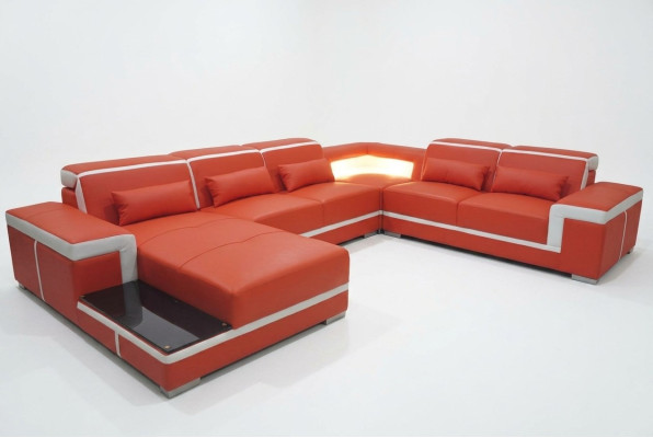 Confortable canapé en cuir XXL avec une ergonomie innovante et un éclairage LED