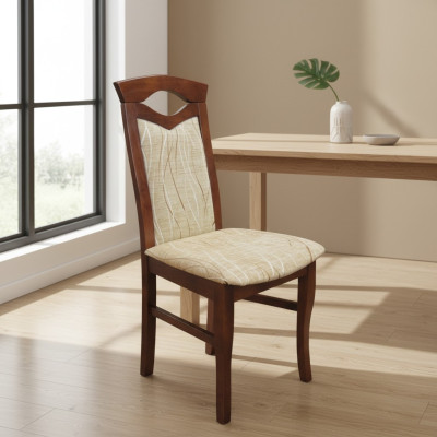 Ensemble de 4 chaises en bois avec rembourrage textile pour salle à manger ou restauration.