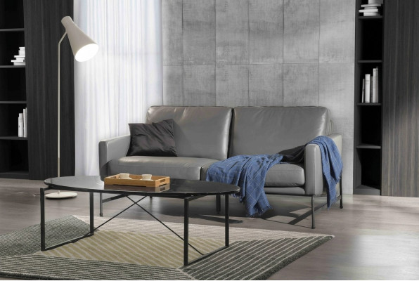 Ensemble de canapé de luxe avec sièges de designer en cuir, composé d'un canapé 2 places et de 2 fauteuils.