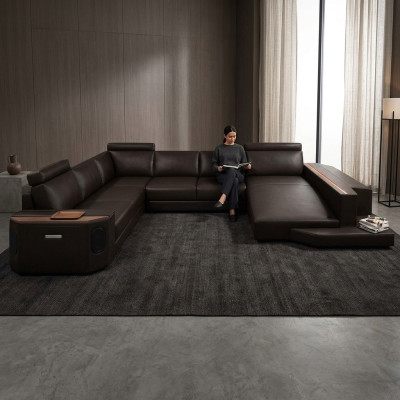 Élégant canapé rembourré en forme de U. Design moderne pour des espaces de vie élégants.