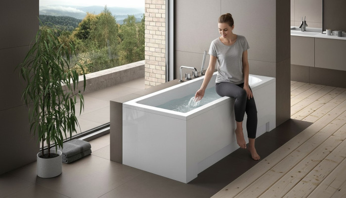Baignoire d'angle rectangulaire blanche pour salle de bain