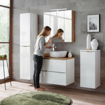 Ensemble de 4 pièces de meubles de salle de bain Design. Ensemble de suite décorative comprenant armoire, lavabo.