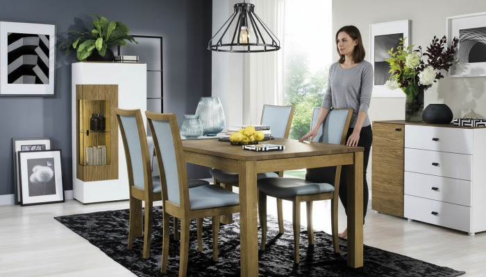 Ensemble de 4 chaises en bois massif avec rembourrage de design luxueux pour bureau ou salle à manger.