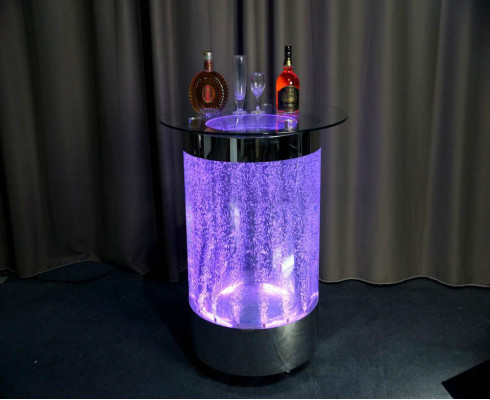 Comptoir de bar à LED, mur d'eau, étagère, mobilier de comptoir éclairé, table basse.