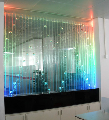 Panneau mural avec des bulles d'eau, mur d'eau décoratif conçu avec LED.