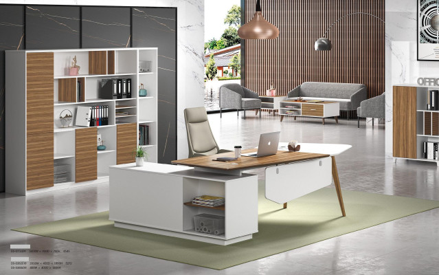 Bureau d'angle pour travail d'écriture, table de bureau de luxe de classe designer.