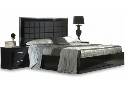 Mobilier de chambre à coucher 3 pièces. Ensemble lit d'hôtel + 2 tables de chevet brillantes Lits Italie