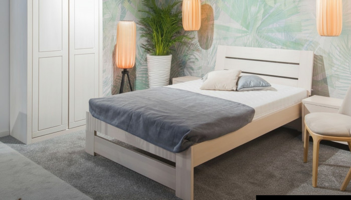 Ensemble de chambre Lit 2x Table de chevet Armoire en bois 4 pièces. Armoires de garde-robe en bois.