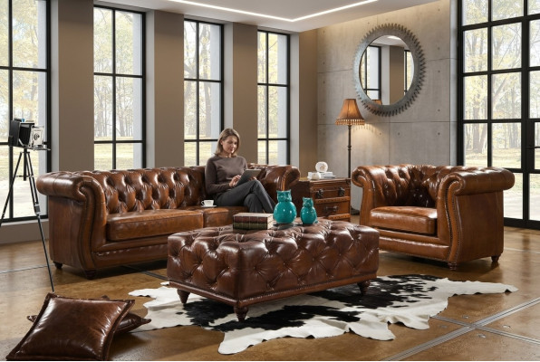 Ensemble de canapé Chesterfield vintage. Canapé en cuir rembourré 3+1 places. Ensemble de 2 pièces.
