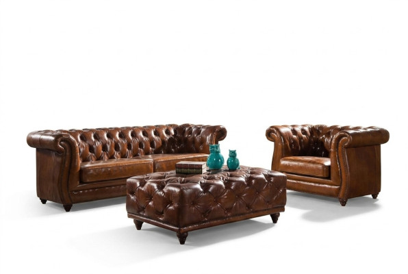 Ensemble de canapé Chesterfield vintage. Canapé en cuir rembourré 3+1 places. Ensemble de 2 pièces.