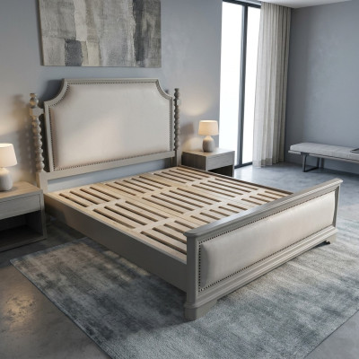 Élégant lit double avec design en m classique et luxueuse tête de lit