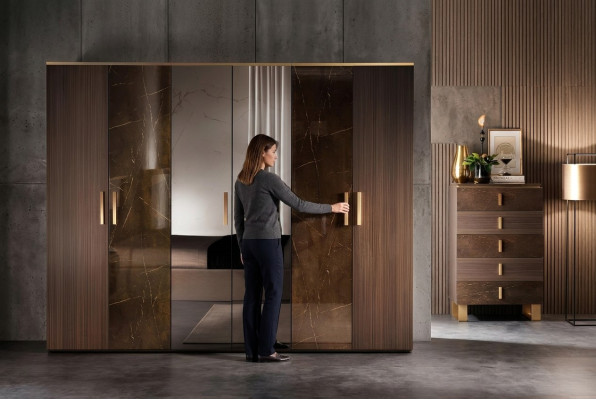 Armoire de vêtements de luxe Armoires à vêtements Mobilier de designer de haute brillance Salon en bois neuf