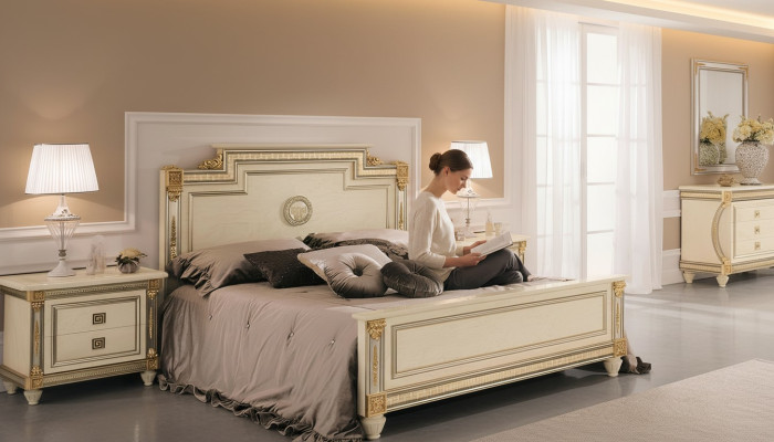Royal Bed 2x Nachttische Schlafzimmer Suite 3tlg. Set Holzbetten neu