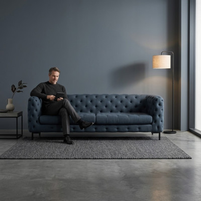 Canapé élégant Chesterfield moderne de 3 places de couleur grise pour le salon