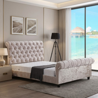 Lit double design Chesterfield beige moderne, meuble de luxe