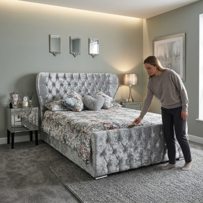 Lit en velours de design Chesterfield Luxe Textile Chambres Chambres Doubles 200x200cm