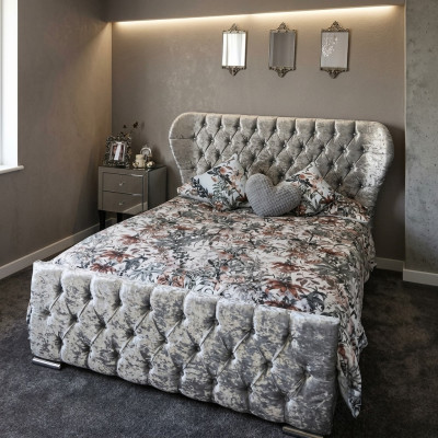 Lit en velours de design Chesterfield Luxe Textile Chambres Chambres Doubles 200x200cm