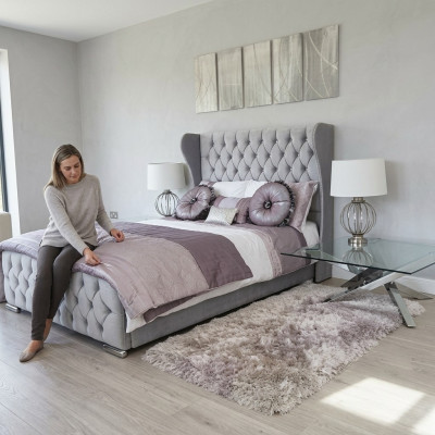 Chesterfield Design Lit Textile Velours Rembourrage Cuir Lits Hotel Chambre à Coucher Nouveau
