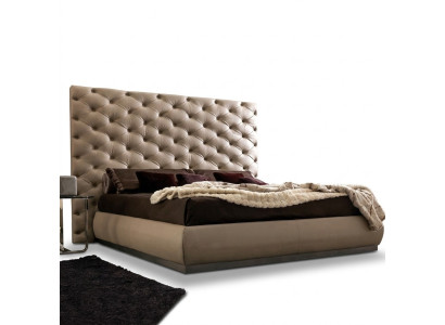 Panneau mural beige, lit de luxe Chesterfield, lits doubles de designer