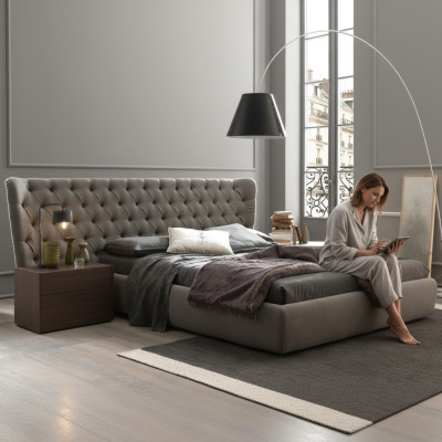 Grand lit double de luxe Chesterfield Mobilier de chambre de designer