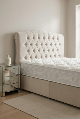 Grand lit double Chesterfield beige de luxe lits modernes