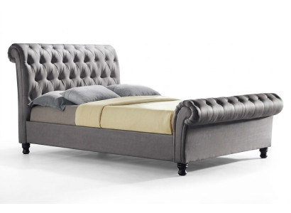 Lit double en cuir gris Chesterfield, literie de chambre à coucher de luxe design.