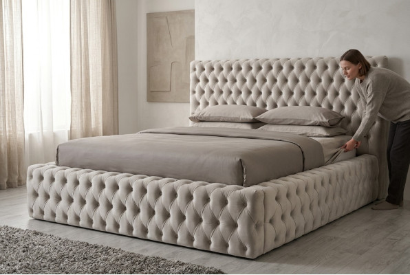 Élégant design Chesterfield en anglais Lit double beige - lits au style intemporel