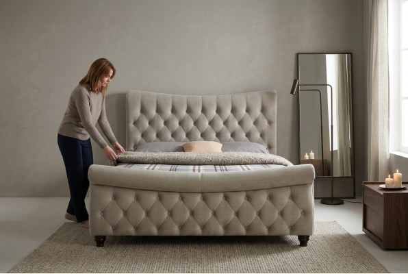 Canapé Chesterfield noir Chambre d'hôtel Lit double Rembourrage Mobilier de luxe