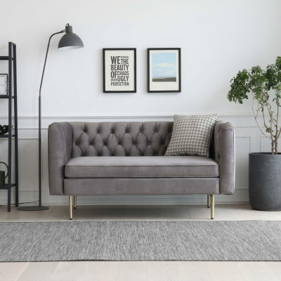 Canapé Chesterfield deux places style anglais, rose, turquoise, jaune, bleu.