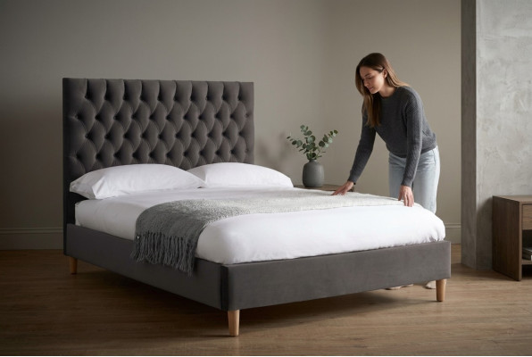 Lit Chesterfield Lit rembourré de luxe Lit double Design Bedroom Lits