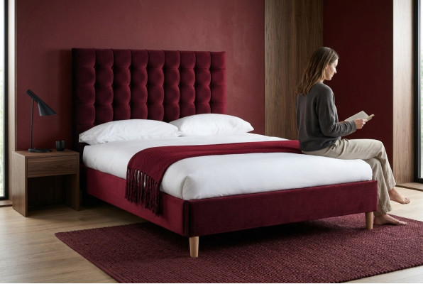 Tissu de velours rouge de luxe Lit Double Design Chesterfield Lits classiques nouveau