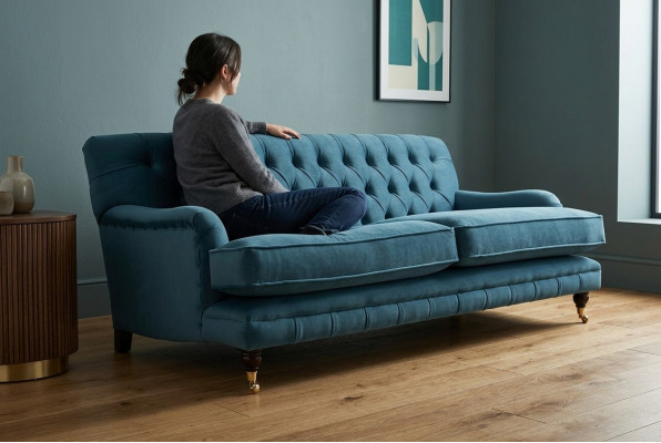 Canapé de luxe bleu moderne Chesterfield trois places, canapé trois places pour le salon
