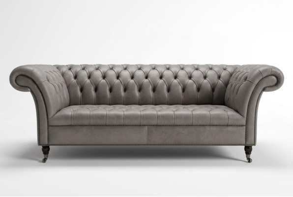 Canapé trois places exclusif pour le salon de style Chesterfield gris