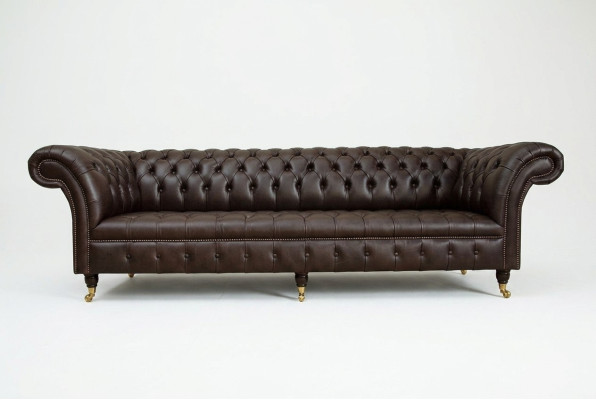 Canapé Chesterfield marron 4 places en tissu pour salon design