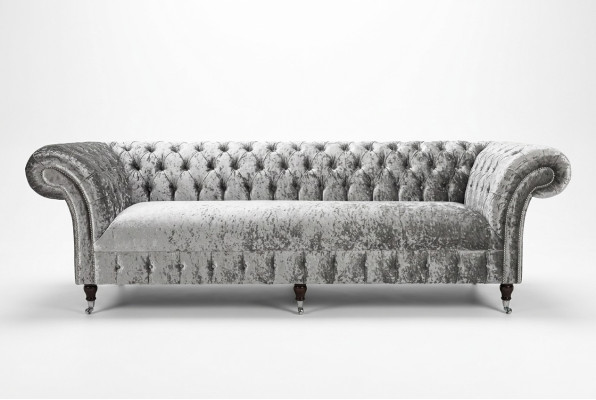 Canapé en cuir textile Chesterfield argenté rembourré avec un grand coussin de siège neuf de 265 cm.