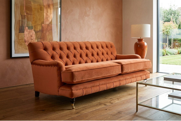 Sofa Chesterfield à trois places résistant et de haute qualité.